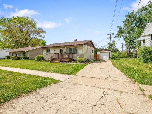 1270 Staver, FREEPORT, Illinois 61032, 3 Bedrooms Bedrooms, ,1 BathroomBathrooms,House,For Sale,Staver,202602539