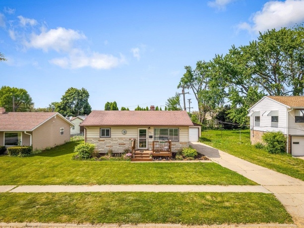 1270 Staver, FREEPORT, Illinois 61032, 3 Bedrooms Bedrooms, ,1 BathroomBathrooms,House,For Sale,Staver,202602539