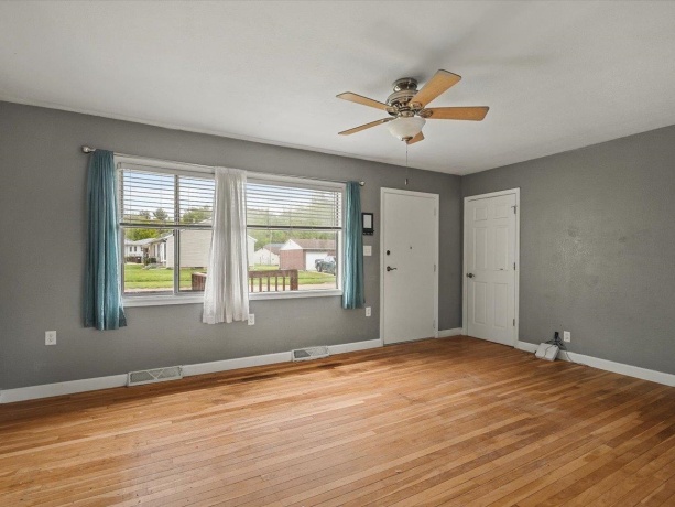 1270 Staver, FREEPORT, Illinois 61032, 3 Bedrooms Bedrooms, ,1 BathroomBathrooms,House,For Sale,Staver,202602539
