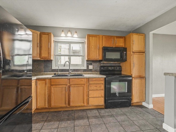 1270 Staver, FREEPORT, Illinois 61032, 3 Bedrooms Bedrooms, ,1 BathroomBathrooms,House,For Sale,Staver,202602539