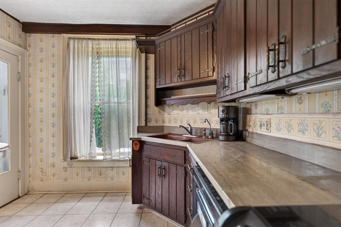 401 Lincoln, BELVIDERE, Illinois 61008, 3 Bedrooms Bedrooms, ,3 BathroomsBathrooms,House,For Sale,Lincoln,202602540
