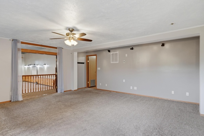 298 IL RT 2, DIXON, Illinois 61021, 6 Bedrooms Bedrooms, ,3 BathroomsBathrooms,House,For Sale,IL RT 2,202602541
