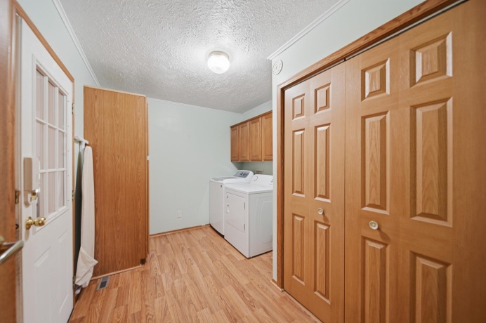 298 IL RT 2, DIXON, Illinois 61021, 6 Bedrooms Bedrooms, ,3 BathroomsBathrooms,House,For Sale,IL RT 2,202602541