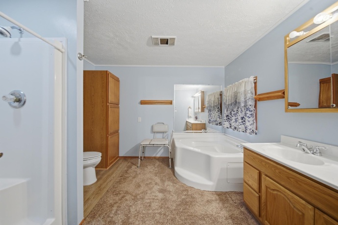 298 IL RT 2, DIXON, Illinois 61021, 6 Bedrooms Bedrooms, ,3 BathroomsBathrooms,House,For Sale,IL RT 2,202602541