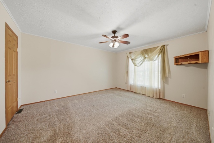 298 IL RT 2, DIXON, Illinois 61021, 6 Bedrooms Bedrooms, ,3 BathroomsBathrooms,House,For Sale,IL RT 2,202602541