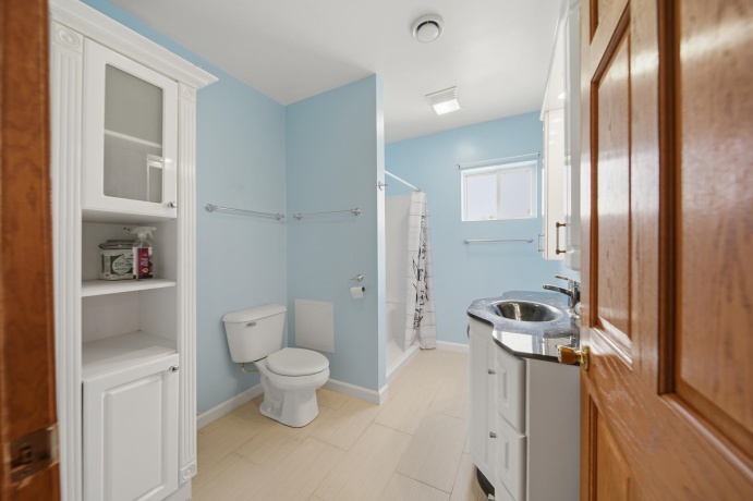 298 IL RT 2, DIXON, Illinois 61021, 6 Bedrooms Bedrooms, ,3 BathroomsBathrooms,House,For Sale,IL RT 2,202602541