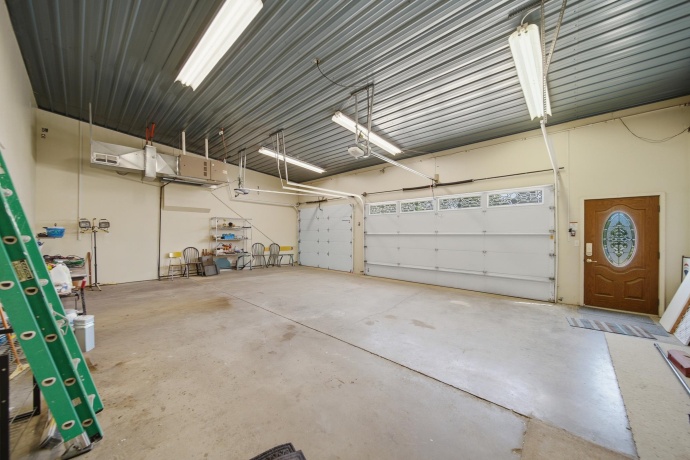 298 IL RT 2, DIXON, Illinois 61021, 6 Bedrooms Bedrooms, ,3 BathroomsBathrooms,House,For Sale,IL RT 2,202602541