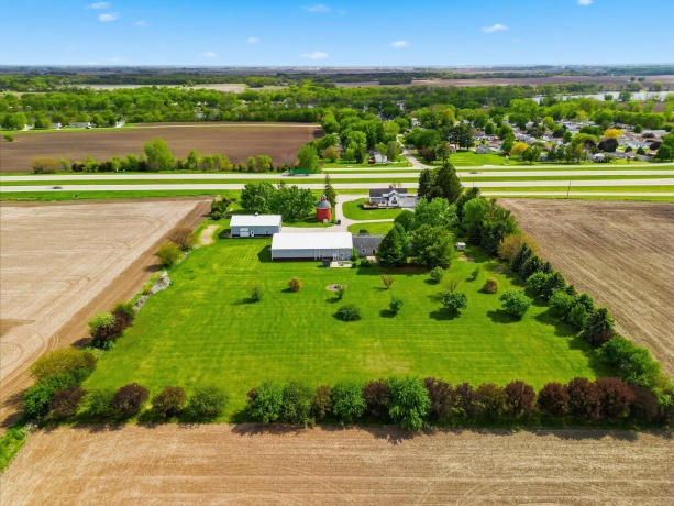 298 IL RT 2, DIXON, Illinois 61021, 6 Bedrooms Bedrooms, ,3 BathroomsBathrooms,House,For Sale,IL RT 2,202602541