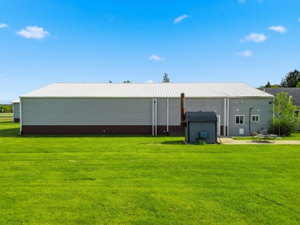 298 IL RT 2, DIXON, Illinois 61021, 6 Bedrooms Bedrooms, ,3 BathroomsBathrooms,House,For Sale,IL RT 2,202602541