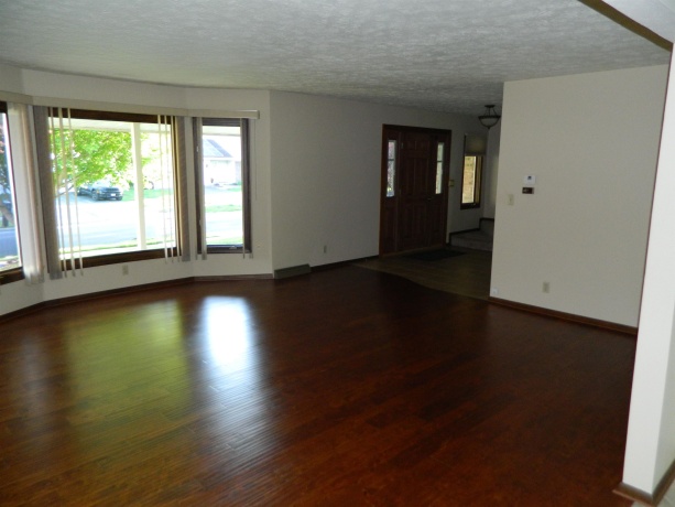 5933 CREEKSIDE, ROCKFORD, Illinois 61114, 4 Bedrooms Bedrooms, ,2 BathroomsBathrooms,House,For Sale,CREEKSIDE,202602542