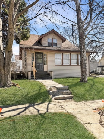 405 Apple, FREEPORT, Illinois 61032, 4 Bedrooms Bedrooms, ,1 BathroomBathrooms,House,For Sale,Apple,202601696
