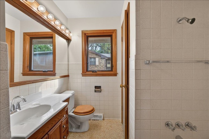 6471 MYRTLE, ROCKFORD, Illinois 61108, 3 Bedrooms Bedrooms, ,3 BathroomsBathrooms,House,For Sale,MYRTLE,202602543
