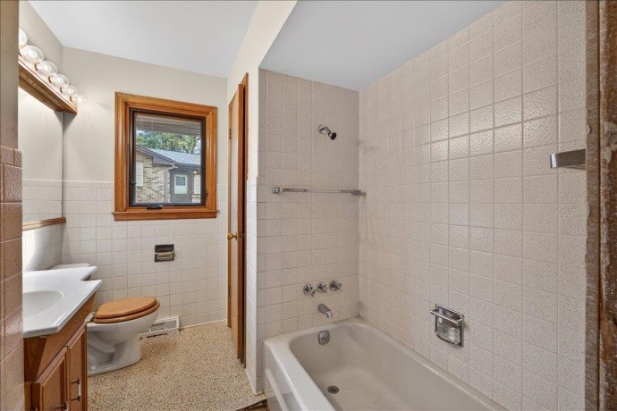 6471 MYRTLE, ROCKFORD, Illinois 61108, 3 Bedrooms Bedrooms, ,3 BathroomsBathrooms,House,For Sale,MYRTLE,202602543