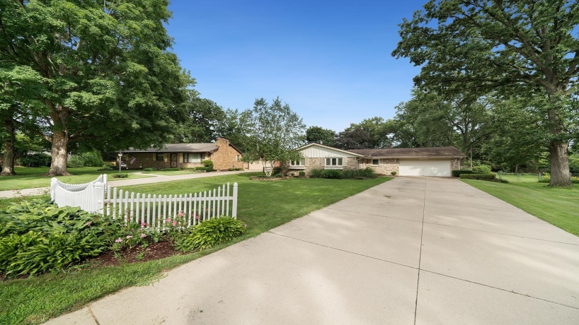 6471 MYRTLE, ROCKFORD, Illinois 61108, 3 Bedrooms Bedrooms, ,3 BathroomsBathrooms,House,For Sale,MYRTLE,202602543