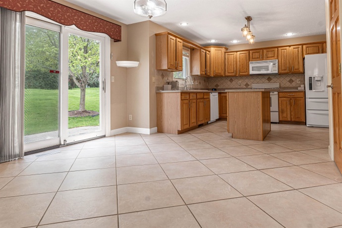 5335 Parliament, ROCKFORD, Illinois 61107, 4 Bedrooms Bedrooms, ,3 BathroomsBathrooms,House,For Sale,Parliament,202602545