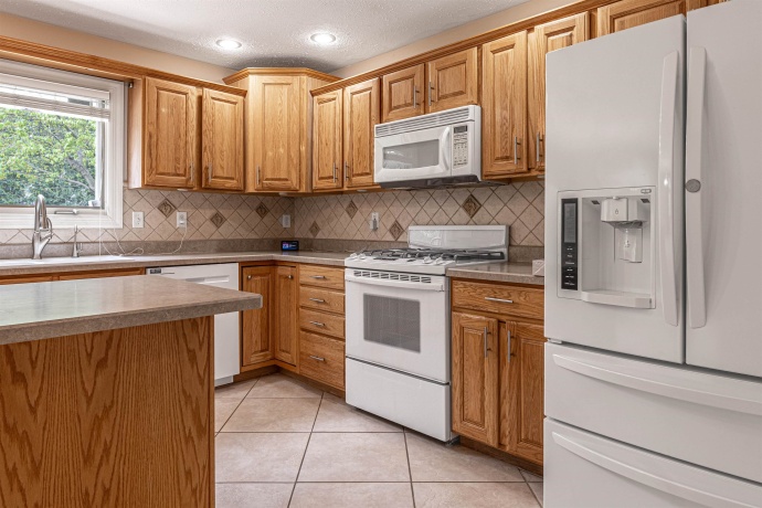 5335 Parliament, ROCKFORD, Illinois 61107, 4 Bedrooms Bedrooms, ,3 BathroomsBathrooms,House,For Sale,Parliament,202602545