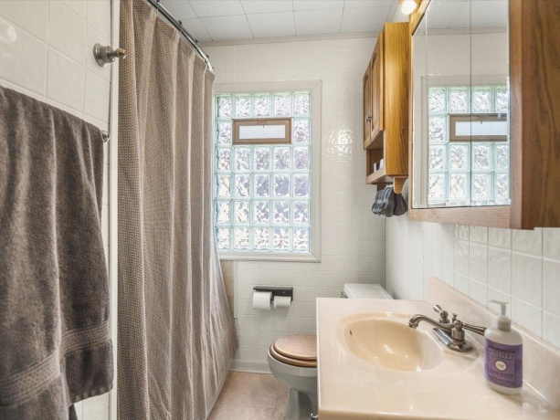 634 Rome, ROCKFORD, Illinois 61107, 3 Bedrooms Bedrooms, ,1 BathroomBathrooms,House,For Sale,Rome,202602547