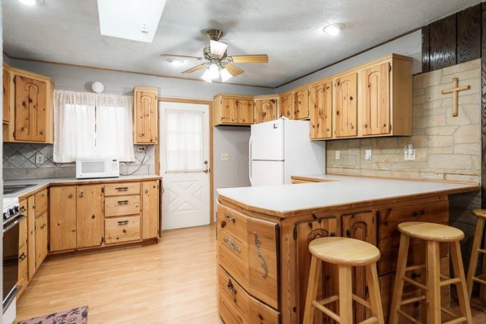1126 COLUMBIA, BELVIDERE, Illinois 61008, 4 Bedrooms Bedrooms, ,2 BathroomsBathrooms,House,For Sale,COLUMBIA,202602550
