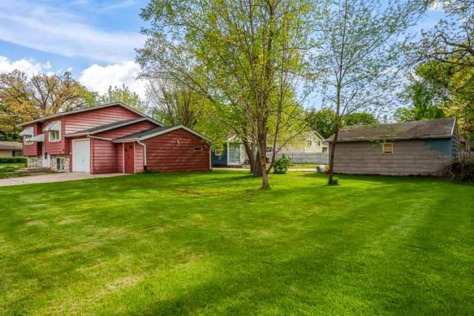 1126 COLUMBIA, BELVIDERE, Illinois 61008, 4 Bedrooms Bedrooms, ,2 BathroomsBathrooms,House,For Sale,COLUMBIA,202602550