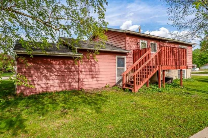 1126 COLUMBIA, BELVIDERE, Illinois 61008, 4 Bedrooms Bedrooms, ,2 BathroomsBathrooms,House,For Sale,COLUMBIA,202602550
