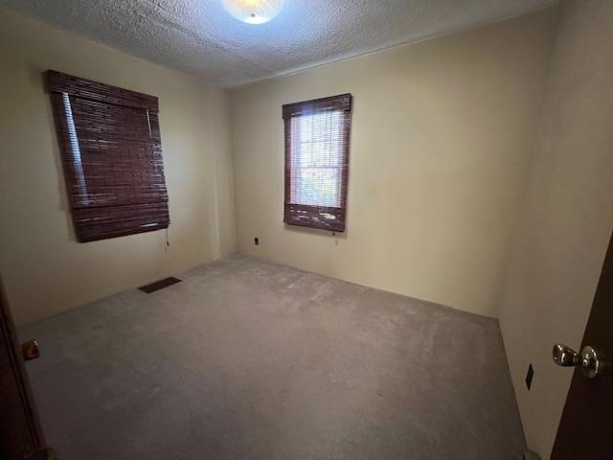 550 Waddell, FREEPORT, Illinois 61032, 2 Bedrooms Bedrooms, ,1 BathroomBathrooms,House,For Sale,Waddell,202602551