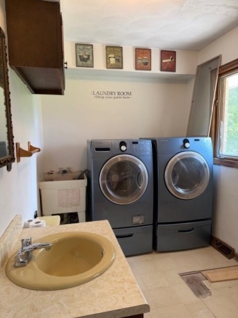 1041 Donna, BELVIDERE, Illinois 61008, 3 Bedrooms Bedrooms, ,2 BathroomsBathrooms,House,For Sale,Donna,202602554