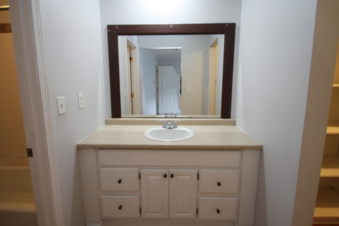 3050 Jacqueline Dr #1, ROCKFORD, Illinois 61109, 3 Bedrooms Bedrooms, ,2 BathroomsBathrooms,Condominium,For Sale,Jacqueline Dr #1,202602553