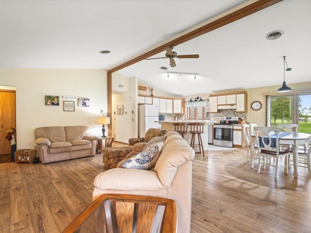210 Lake Summerset, LAKE SUMMERSET, Illinois 61019, 2 Bedrooms Bedrooms, ,2 BathroomsBathrooms,House,For Sale,Lake Summerset,202602563