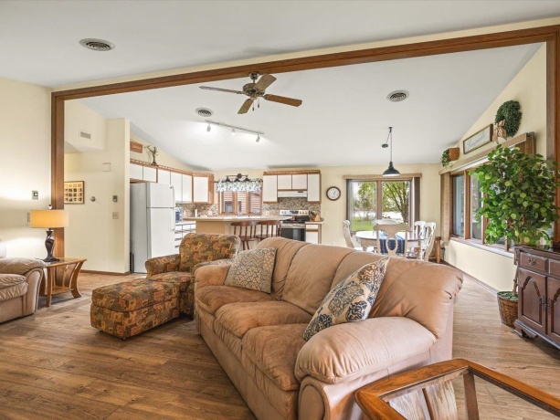 210 Lake Summerset, LAKE SUMMERSET, Illinois 61019, 2 Bedrooms Bedrooms, ,2 BathroomsBathrooms,House,For Sale,Lake Summerset,202602563