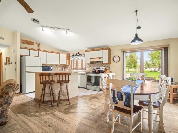 210 Lake Summerset, LAKE SUMMERSET, Illinois 61019, 2 Bedrooms Bedrooms, ,2 BathroomsBathrooms,House,For Sale,Lake Summerset,202602563