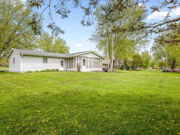 210 Lake Summerset, LAKE SUMMERSET, Illinois 61019, 2 Bedrooms Bedrooms, ,2 BathroomsBathrooms,House,For Sale,Lake Summerset,202602563