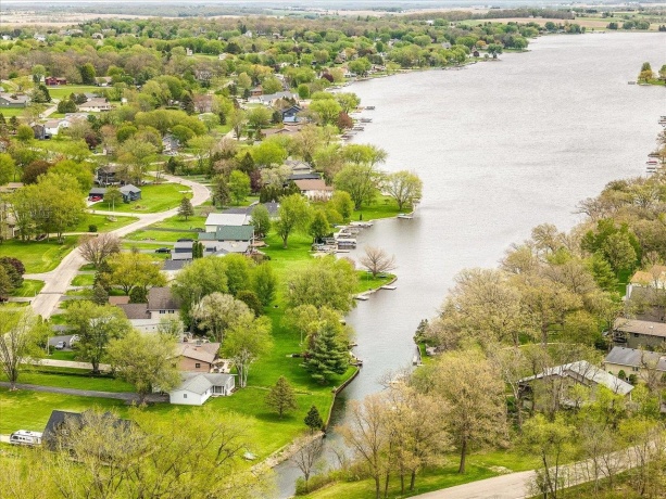 210 Lake Summerset, LAKE SUMMERSET, Illinois 61019, 2 Bedrooms Bedrooms, ,2 BathroomsBathrooms,House,For Sale,Lake Summerset,202602563