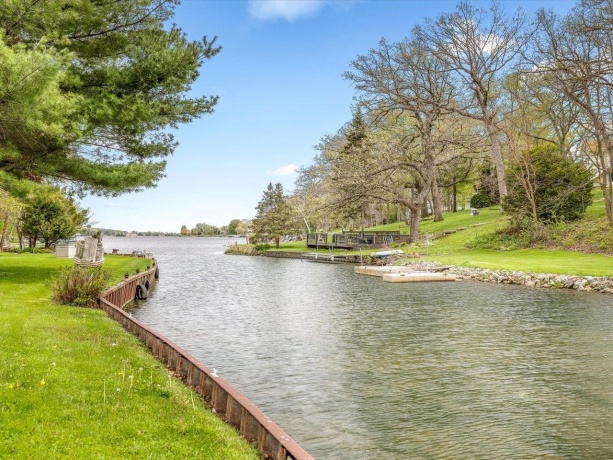 210 Lake Summerset, LAKE SUMMERSET, Illinois 61019, 2 Bedrooms Bedrooms, ,2 BathroomsBathrooms,House,For Sale,Lake Summerset,202602563