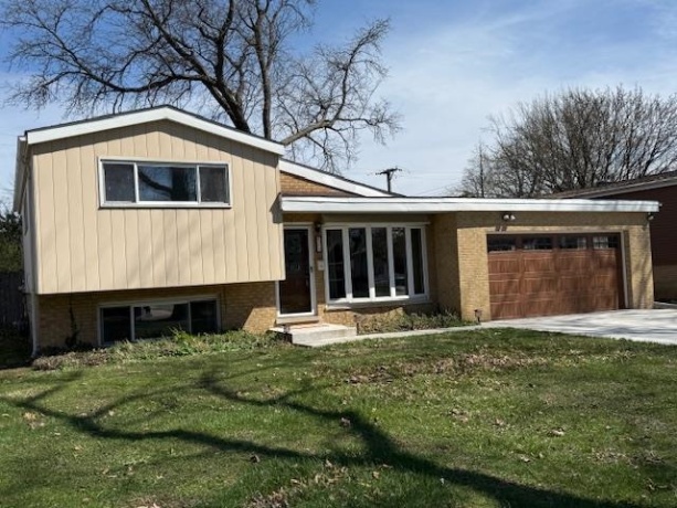 939 Grace, LOMBARD, Illinois 60148, 3 Bedrooms Bedrooms, ,2 BathroomsBathrooms,House,For Sale,Grace,202602023