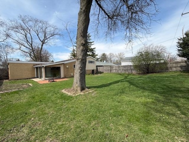 939 Grace, LOMBARD, Illinois 60148, 3 Bedrooms Bedrooms, ,2 BathroomsBathrooms,House,For Sale,Grace,202602023