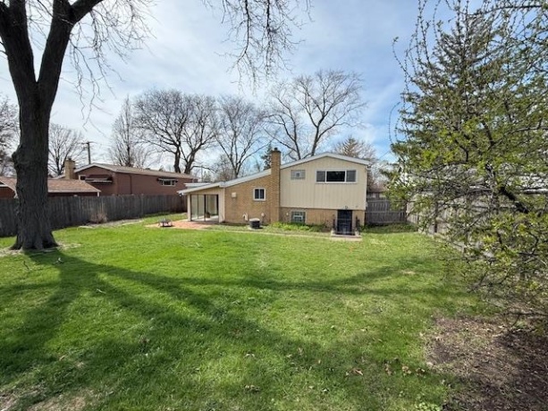 939 Grace, LOMBARD, Illinois 60148, 3 Bedrooms Bedrooms, ,2 BathroomsBathrooms,House,For Sale,Grace,202602023