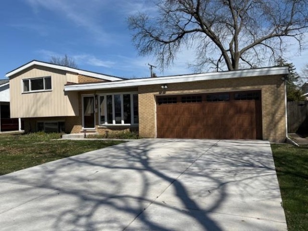 939 Grace, LOMBARD, Illinois 60148, 3 Bedrooms Bedrooms, ,2 BathroomsBathrooms,House,For Sale,Grace,202602023