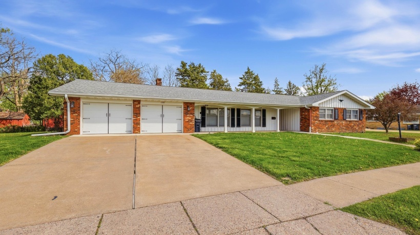 1205 Lincoln, GALENA, Illinois 61036, 3 Bedrooms Bedrooms, ,2 BathroomsBathrooms,House,For Sale,Lincoln,202602565