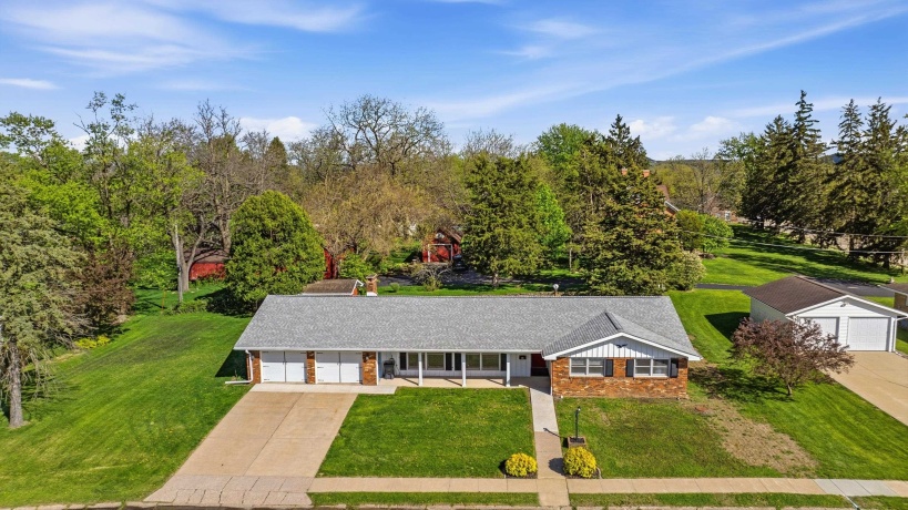 1205 Lincoln, GALENA, Illinois 61036, 3 Bedrooms Bedrooms, ,2 BathroomsBathrooms,House,For Sale,Lincoln,202602565