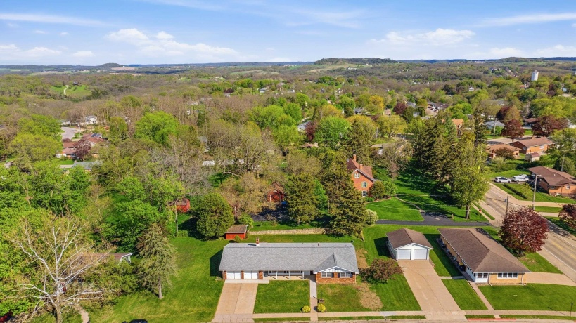 1205 Lincoln, GALENA, Illinois 61036, 3 Bedrooms Bedrooms, ,2 BathroomsBathrooms,House,For Sale,Lincoln,202602565