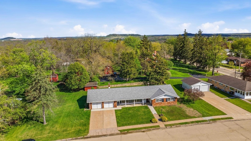 1205 Lincoln, GALENA, Illinois 61036, 3 Bedrooms Bedrooms, ,2 BathroomsBathrooms,House,For Sale,Lincoln,202602565