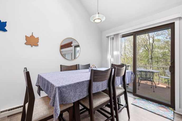 147 Plum Cove, GALENA, Illinois 61036, 3 Bedrooms Bedrooms, ,2 BathroomsBathrooms,Condominium,For Sale,Plum Cove,202602566