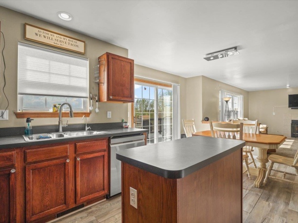 7238 Price, MACHESNEY PARK, Illinois 61115, 3 Bedrooms Bedrooms, ,2 BathroomsBathrooms,House,For Sale,Price,202602569