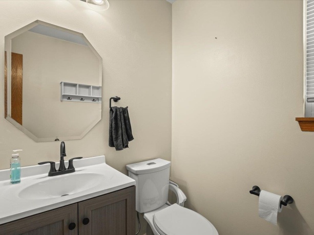 7238 Price, MACHESNEY PARK, Illinois 61115, 3 Bedrooms Bedrooms, ,2 BathroomsBathrooms,House,For Sale,Price,202602569