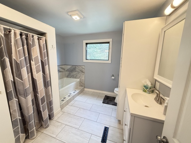 7370 Menominee, EAST DUBUQUE, Illinois 61025, 4 Bedrooms Bedrooms, ,1 BathroomBathrooms,House,For Sale,Menominee,202602570