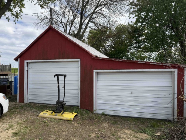 7370 Menominee, EAST DUBUQUE, Illinois 61025, 4 Bedrooms Bedrooms, ,1 BathroomBathrooms,House,For Sale,Menominee,202602570
