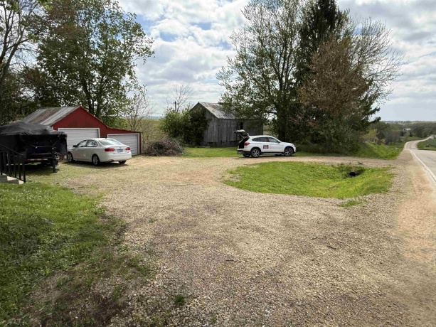 7370 Menominee, EAST DUBUQUE, Illinois 61025, 4 Bedrooms Bedrooms, ,1 BathroomBathrooms,House,For Sale,Menominee,202602570