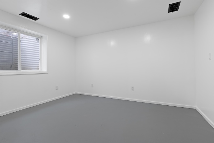 1212 Lincoln, ROCKFORD, Illinois 61102, 4 Bedrooms Bedrooms, ,3 BathroomsBathrooms,House,For Sale,Lincoln,202602581