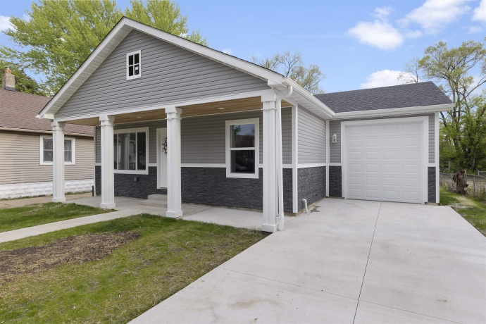 1212 Lincoln, ROCKFORD, Illinois 61102, 4 Bedrooms Bedrooms, ,3 BathroomsBathrooms,House,For Sale,Lincoln,202602581
