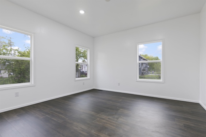 1212 Lincoln, ROCKFORD, Illinois 61102, 4 Bedrooms Bedrooms, ,3 BathroomsBathrooms,House,For Sale,Lincoln,202602581